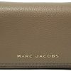 Marc Jacobs Marc Jacobs H107L01Fa21 Groove Greige With Gold Hardware Pebbled Leather Women'S Mini Shoulder Bag, Greige Shoulder Handbags